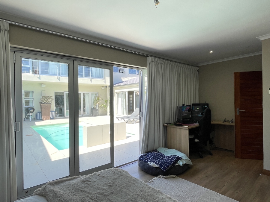 To Let 4 Bedroom Property for Rent in Flamingo Vlei Western Cape